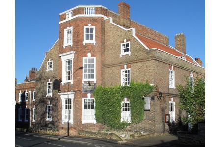 Отель The Exchange Coach House Inn