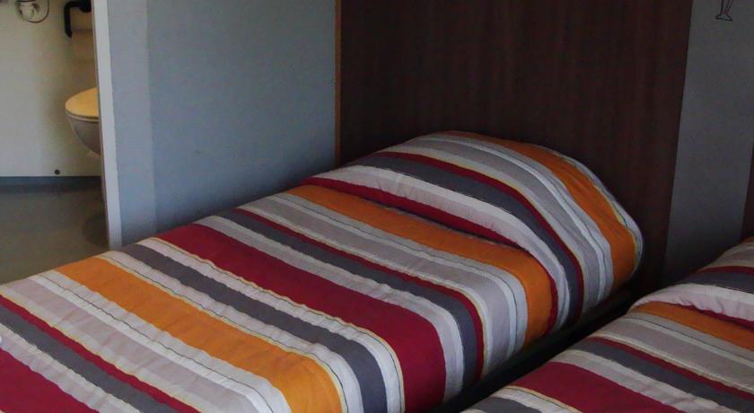 Отель Fasthotel Val De Reuil