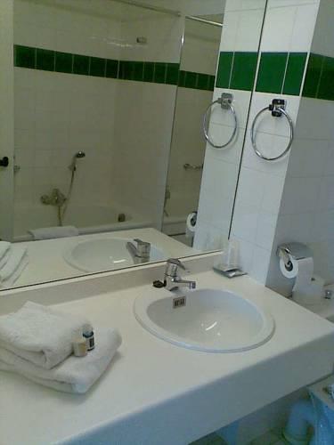 Отель Hobbit Hotel Mechelen