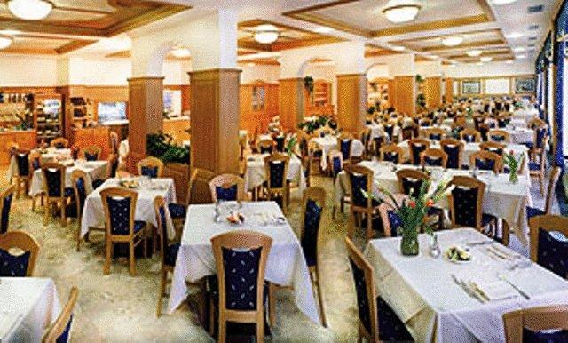 Отель Hotel Everest