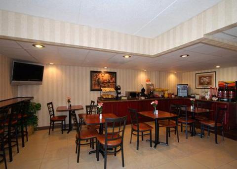 Отель Quality Inn Aurora
