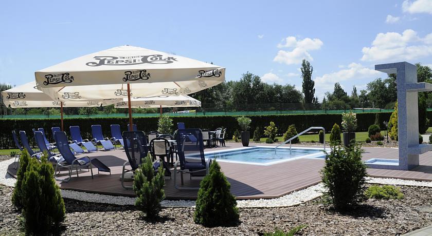 Отель Garden Hotel Wellness és Konferencia