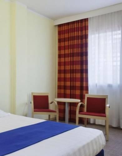 Отель Holiday Inn Express Parma
