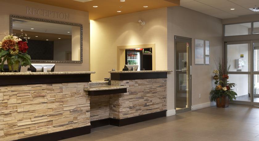 Отель Comfort Inn & Suites Surrey