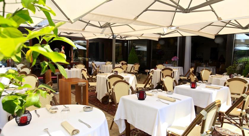 Отель Le Manoir Du Lys