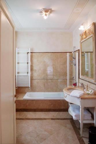 Отель Chervo Golf Hotel Spa & Resort San Vigilio