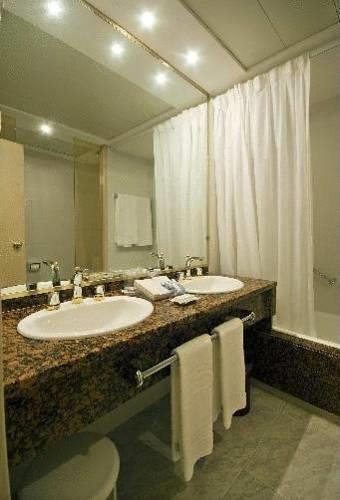 Отель Hotel Boston