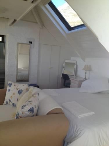 Мини-отель Rocklands Seaside Bed and Breakfast