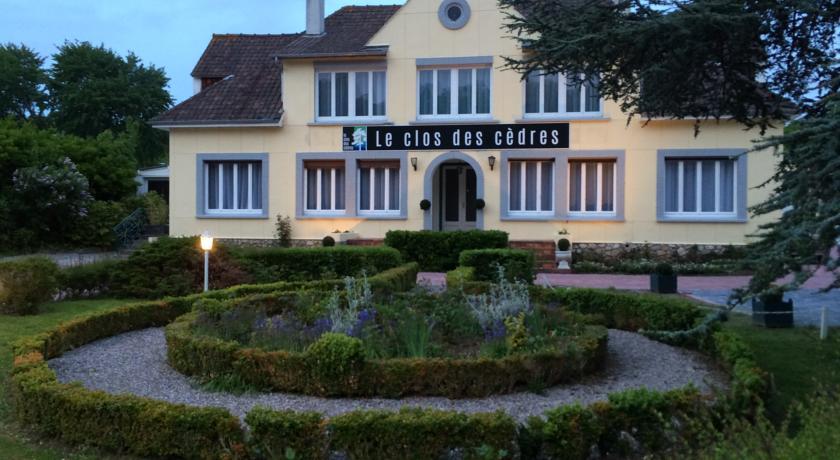 Отель Hotel Restaurant Les Cèdres