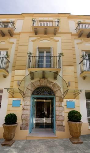 Отель Piccolo Grand Hotel