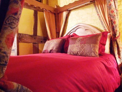 Гостевой дом Wizards Thatch Luxury Suites