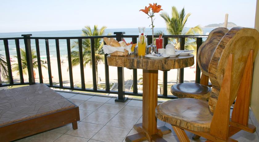 Отель Strand Hotel