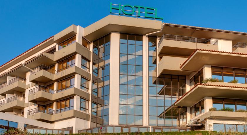 Отель Tryp Colina Do Castelo Hotel