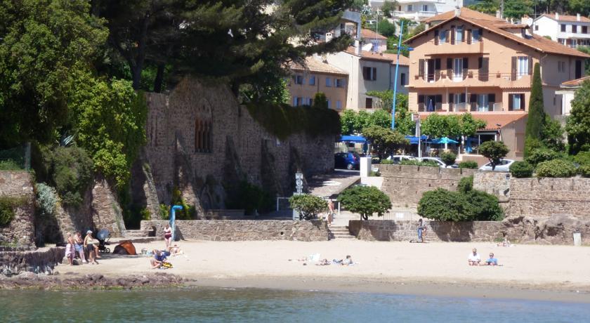 Отель Hotel La Calanque