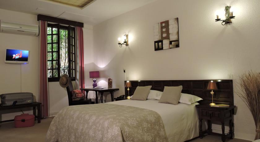 Отель Hôtel De La Loge