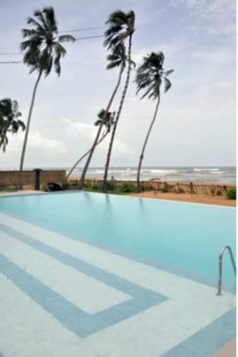 Отель Saffron Beach Hotel