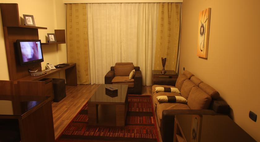 Апартаменты Britannia Suites