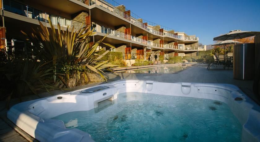 Апартаменты Lakeside Apartments