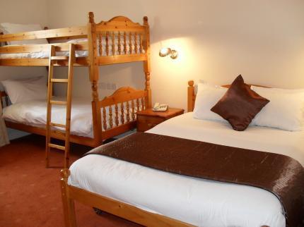 Отель The Beeches Hotel & Leisure Club