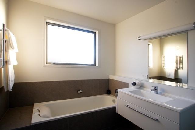 Отель Pukekura Motor Lodge