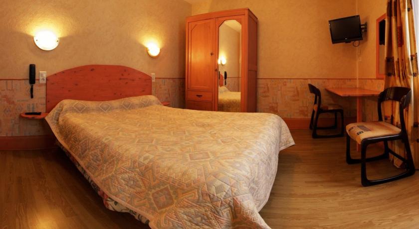 Отель Hotel Universel