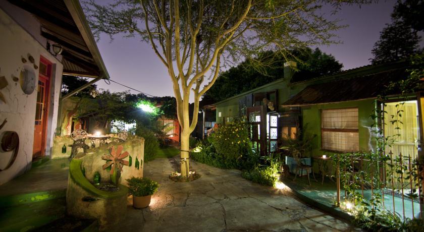 Мини-отель Rabbit Hole Guest House
