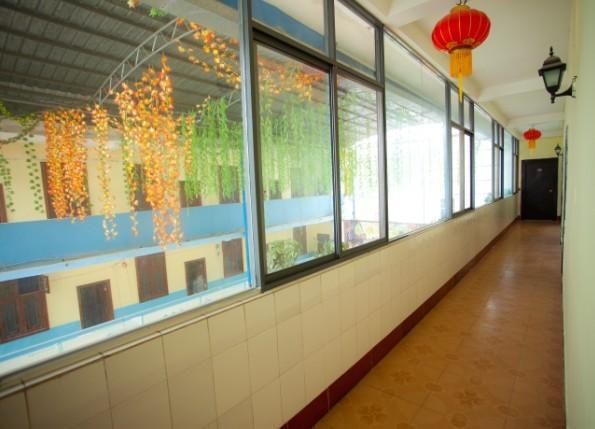 Rong Shu Xia Hostel
