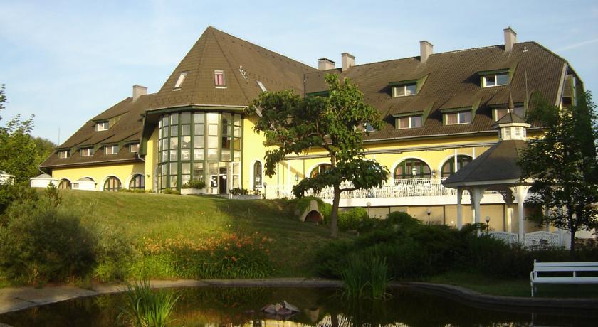 Отель Hotel Familia