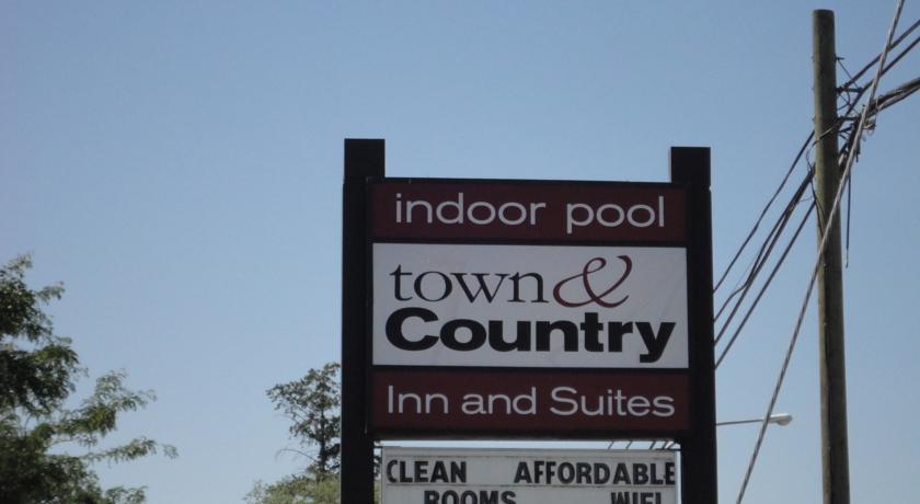 Отель Town & Country Motel