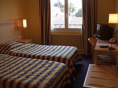 Отель Logis Hotel Le Provencal