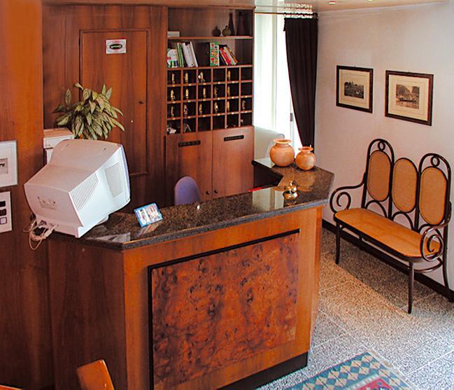 Отель Hotel Aurora