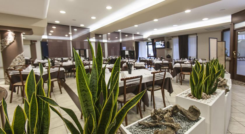 Отель Hotel Bussana
