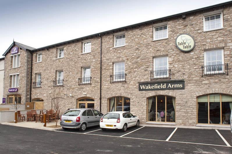 Отель Premier Inn Kendal Central