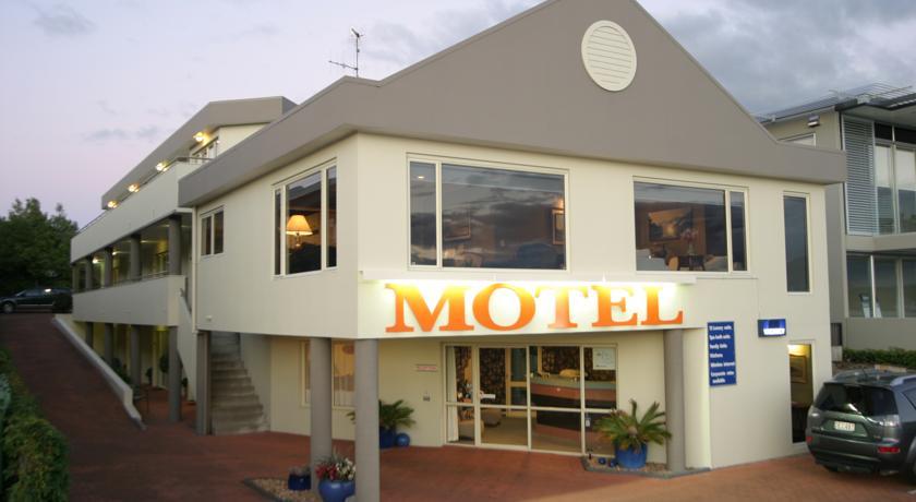 Bay Court Motel