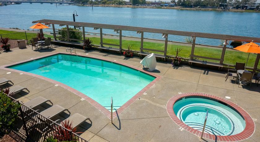 Отель Executive Inn & Suites Oakland