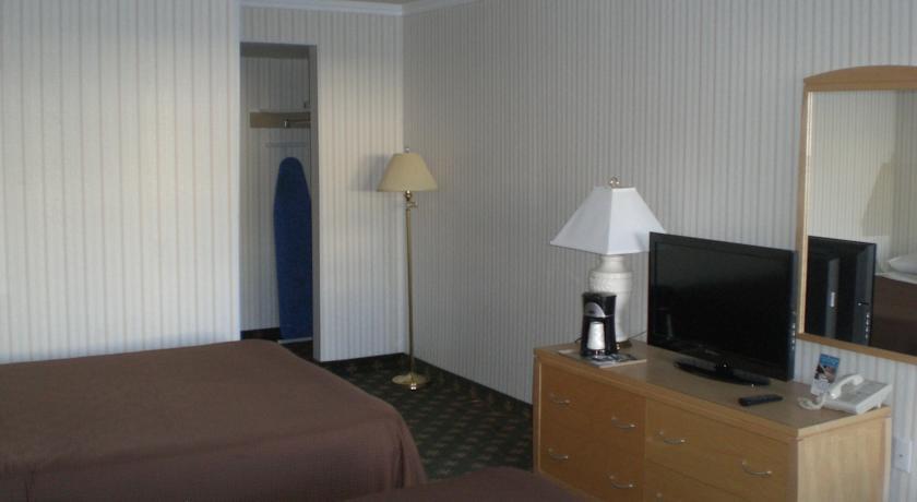 Howard Johnson Express Inn