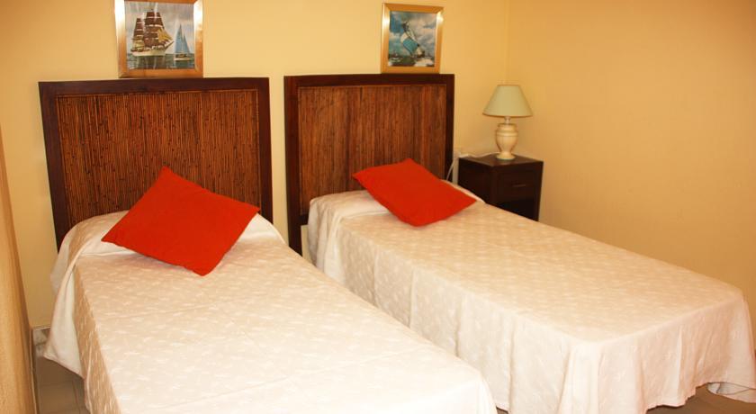 Апартаменты Apartamentos Playa Romana 3000