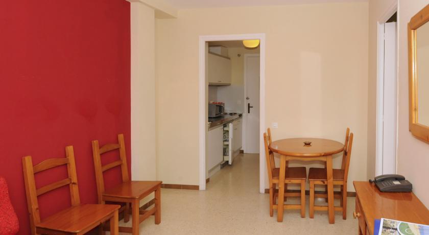 Апартаменты Apartamentos Fergus Paradis Park