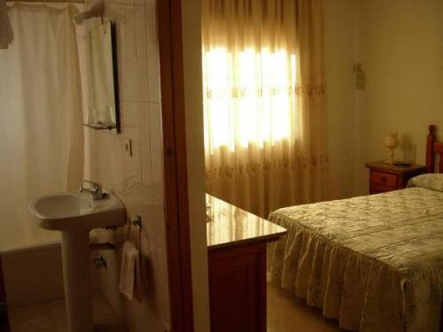 Гостевой дом Hostal Les Torres