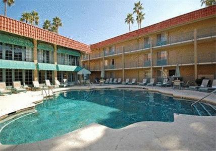 Отель Quality Suites Tempe Old Town Scottsdale