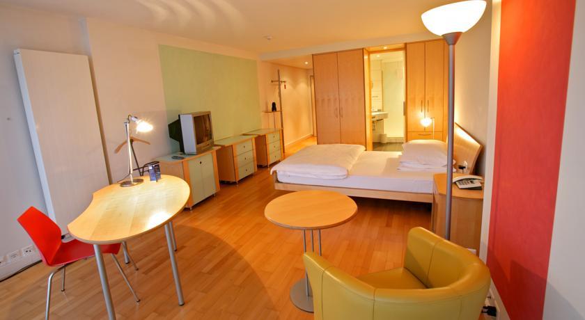 Апартаменты Airport Flexihome Apartments