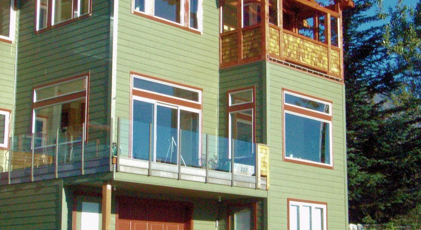 Мини-отель Seward Front Row Bed and Breakfast