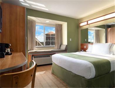 Отель Microtel Inn & Suites Saraland