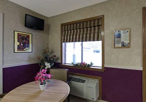 Отель Americas Best Value Inn Eureka Springs