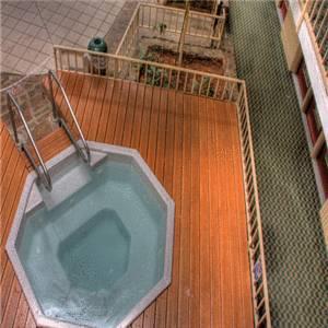 Отель Seasons Inn and Suites