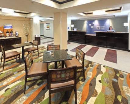 Отель Holiday Inn Express & Suites Maumelle