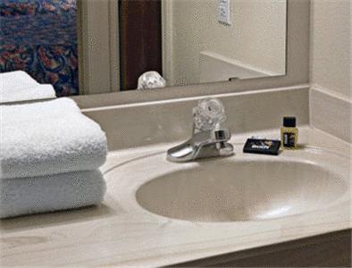 Отель Travelodge Suites Mesa