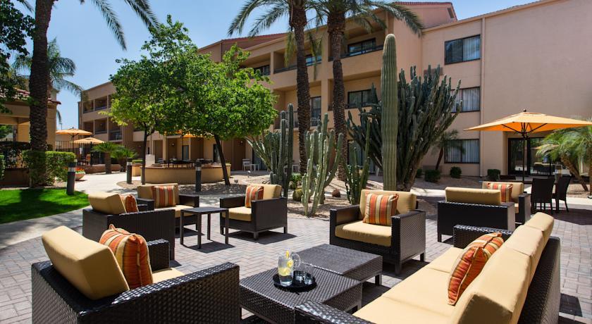 Отель Courtyard Phoenix Mesa