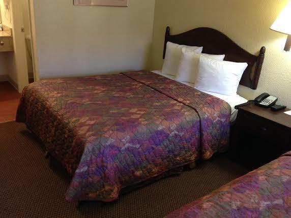 Отель Knights Inn Mesa