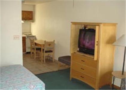 Отель Miles Motel